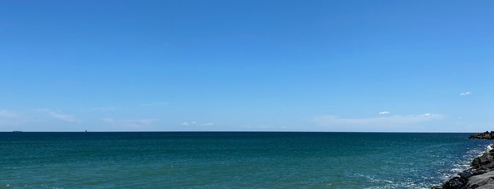 Manasquan Inlet is one of Seoul, NY.