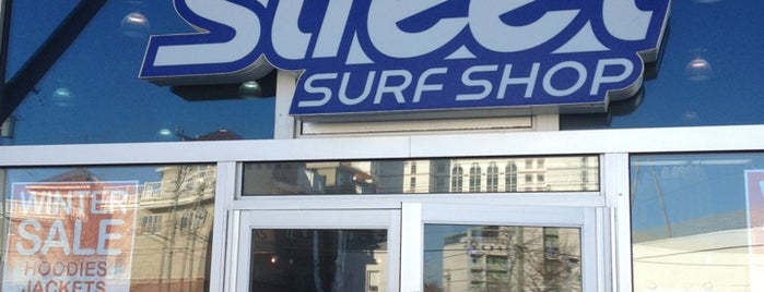 17th Street Surf Shop is one of Tempat yang Disukai Chad.