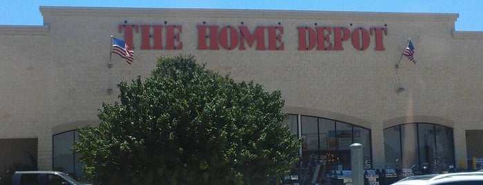 The Home Depot is one of Lieux qui ont plu à Anitha.