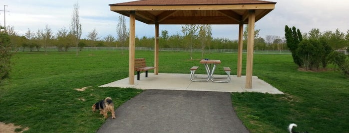 Walnut Woods Pet Park is one of Heatherさんのお気に入りスポット.