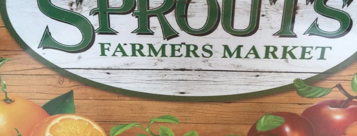Sprouts Farmers Market is one of Daina'nın Beğendiği Mekanlar.