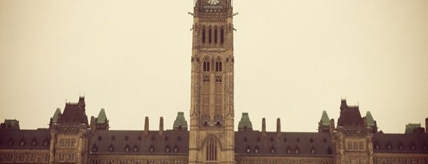 Parliament Hill is one of Canada Places I want to go.