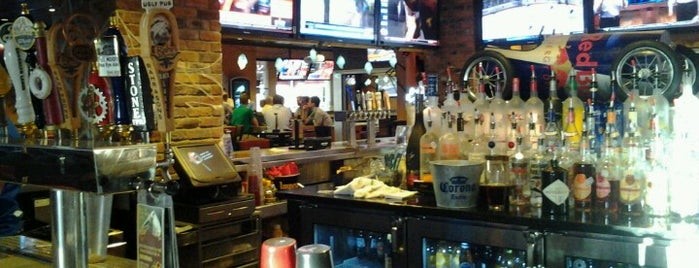 Frankie's Sports Bar & Grill is one of Bars For The Night Out! Fort Worth.