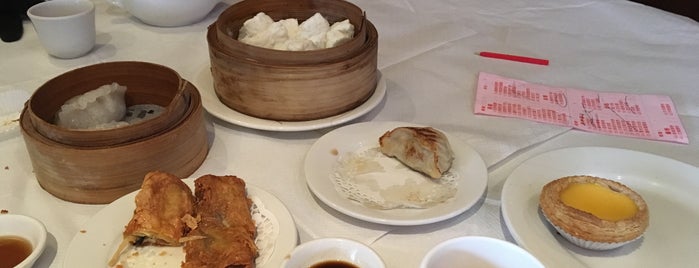 Tai Tung Chinese Restaurant is one of Posti che sono piaciuti a Roger.
