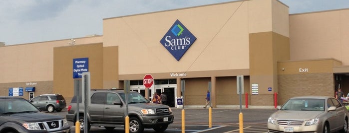 Sam's Club is one of Yoli’s Liked Places.