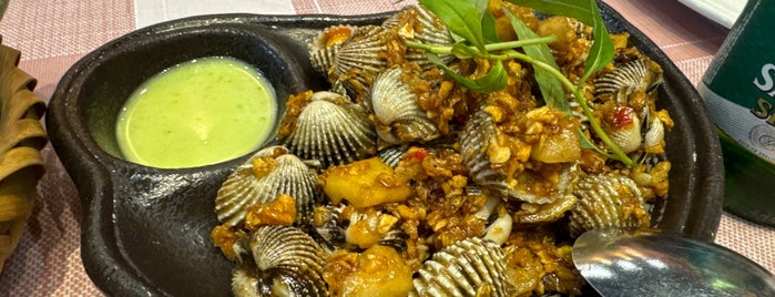 Ốc Vi Sài Gòn is one of Seafood.