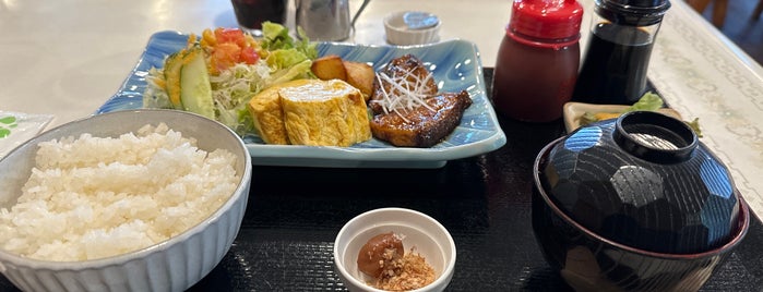 ドライブインレストラン ハワイ is one of Foods to eat.