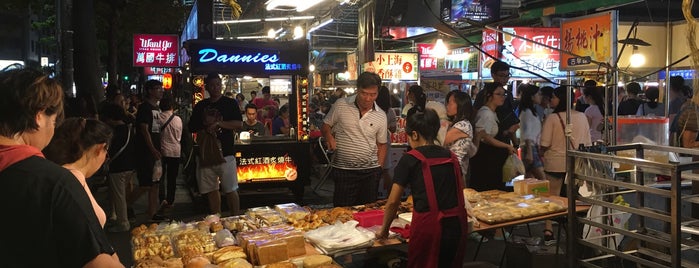 Rueifeng Night Market is one of Foodie Taiwan! 😋🇹🇼.