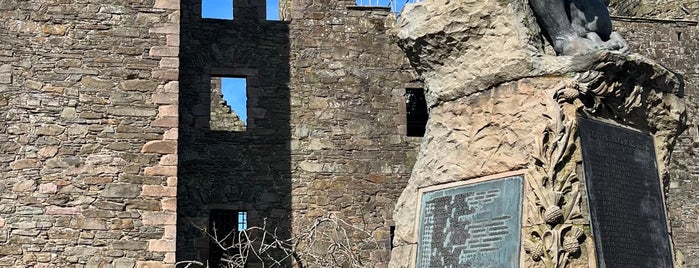 MacLellan's Castle is one of Historic Scotland Explorer Pass.