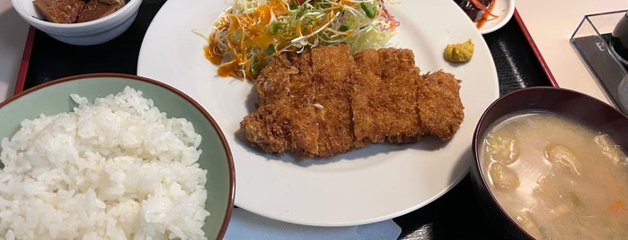キッチン なべ is one of 方南町グルメ.