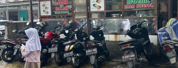 Lomie & Bakmi Imam Bonjol is one of bandung.