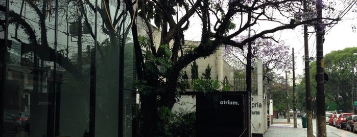 Jardim América is one of Tempat yang Disukai Cristina.