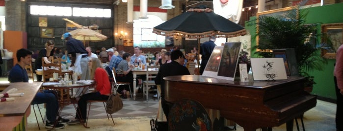 Soho South Café is one of สถานที่ที่บันทึกไว้ของ Charles.