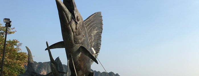 Marlin Sculpture is one of 巨像を求めて.
