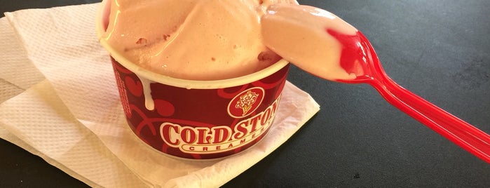 Cold Stone Creamery is one of Lieux qui ont plu à Dee.