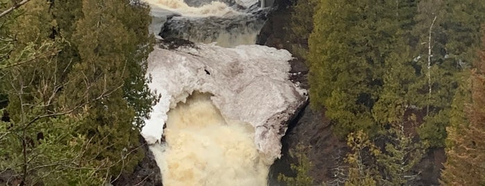 Cross River Falls is one of North Shore mini moon.