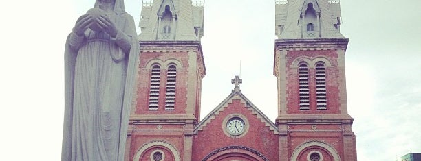 Nhà Thờ Đức Bà Sài Gòn (Saigon Notre-Dame Basilica) is one of Ho Chi Minh City.