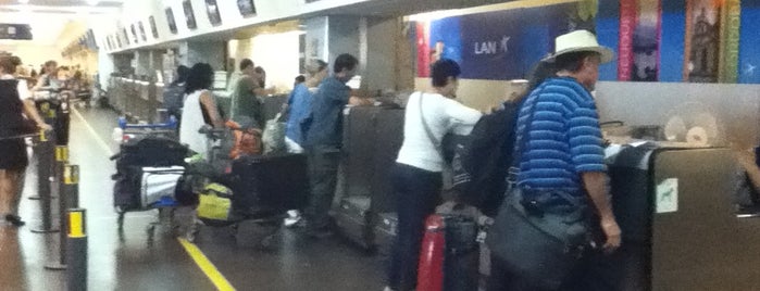 Check-in LATAM is one of Tempat yang Disukai Virginia.