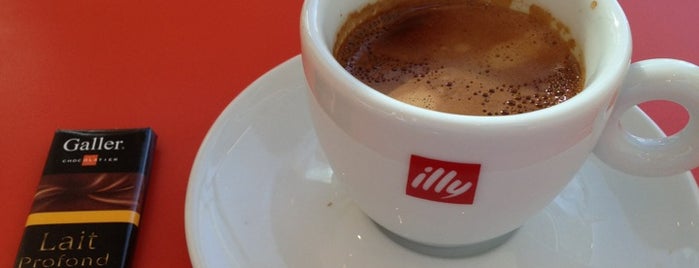 Espressamente by Illy is one of Dashaさんのお気に入りスポット.