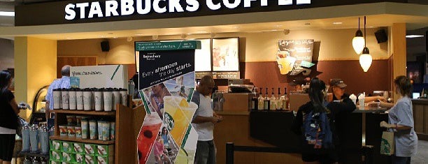 Starbucks is one of สถานที่ที่ Scott ถูกใจ.