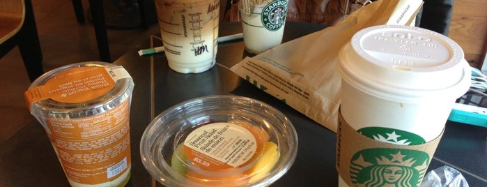 Starbucks is one of Fiona : понравившиеся места.