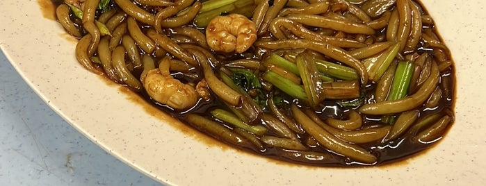 Restoran Sun Tuck Kee (新德记炒粉店) is one of Ipoh.