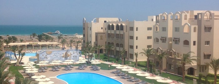 Nubia Aqua Beach Resort is one of Lieux qui ont plu à Ashraf.