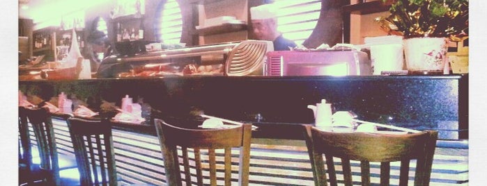 Hikari Sushi & Sake Bar is one of Lugares favoritos de Nadin.