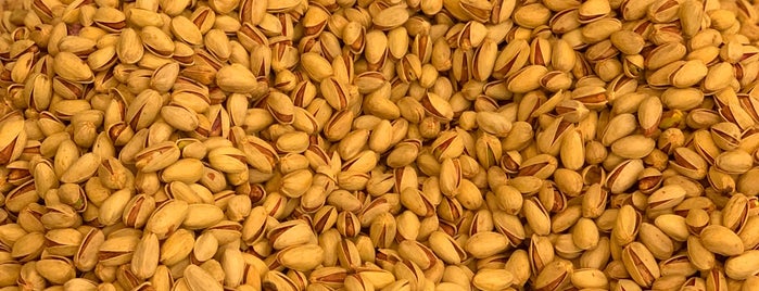 Tavazo Nuts And Dried Fruit | آجیل و خشکبار تواضع is one of Ramin : понравившиеся места.