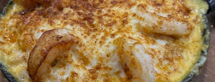World Famous House of Mac is one of The 15 Best Places for Mac & Cheese in Miami.