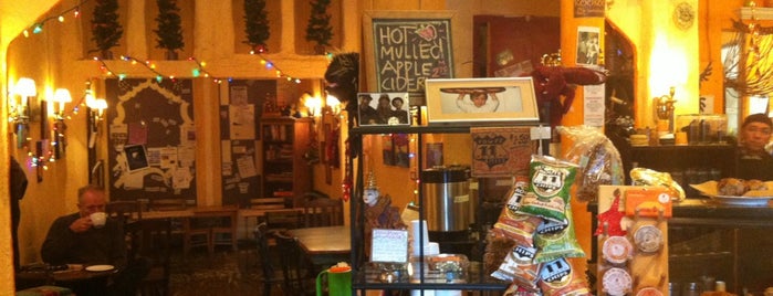 Kookoo Cafe is one of Lugares favoritos de Bella.