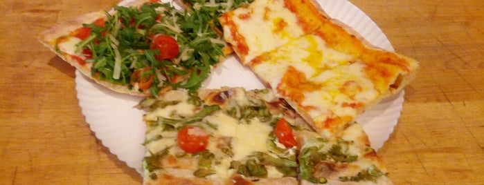 Garda Pizza is one of Lugares favoritos de Willy W.