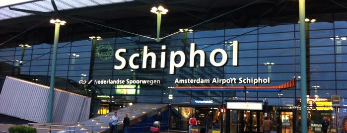 Amsterdam Airport Schiphol (AMS) is one of Aeroporto.