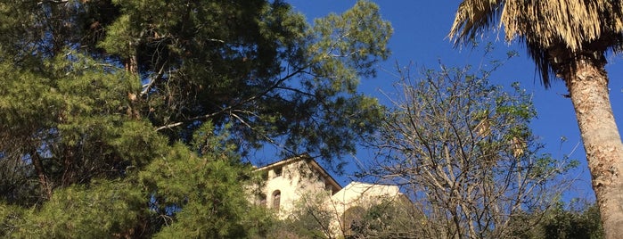 Southwest Museum "Casa De Adobe" is one of สถานที่ที่ Oscar ถูกใจ.