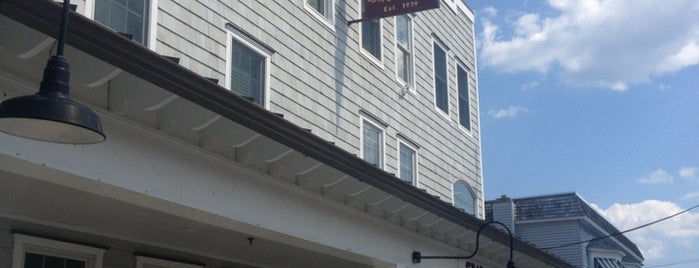 Crab's Claw Inn is one of Julie's things to do.