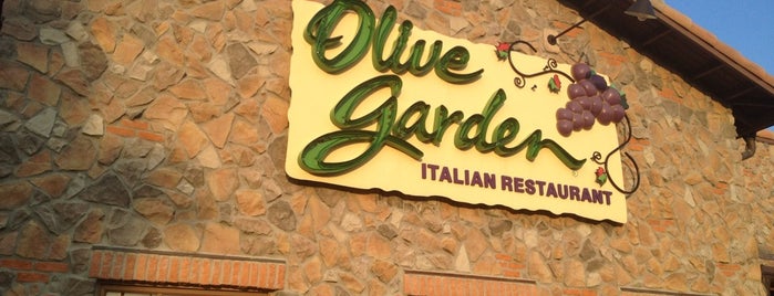 Olive Garden is one of Lugares favoritos de Mustafa.