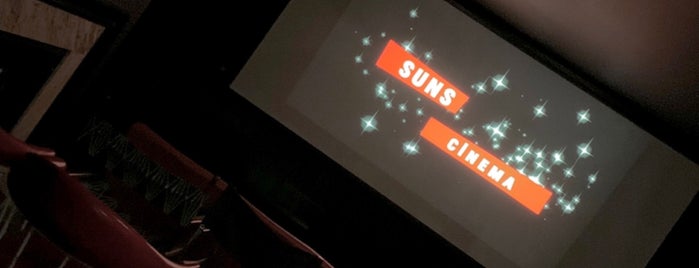 Suns Cinema is one of Locais curtidos por Rory.