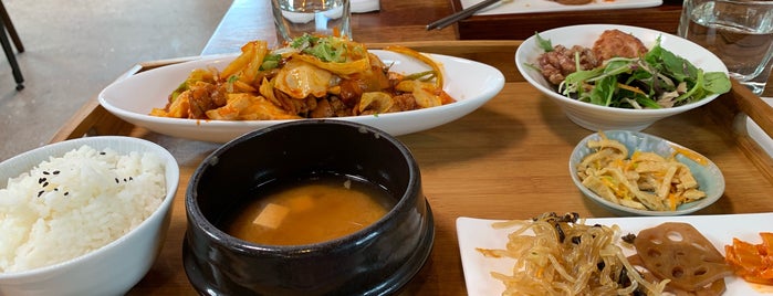 Hansik is one of 맛집.