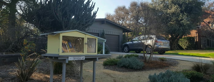 Little Free Library #4158 is one of Little Free Libraries in LA area.