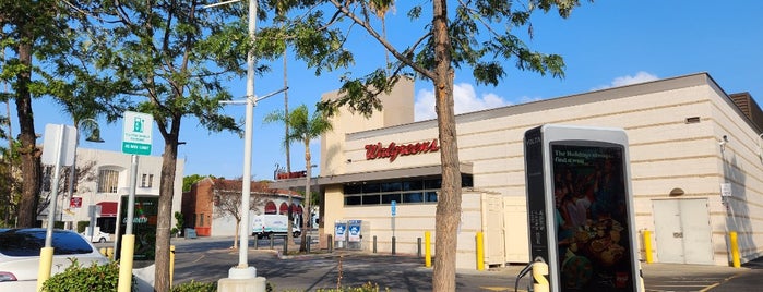 Walgreens is one of Tempat yang Disukai Doc.