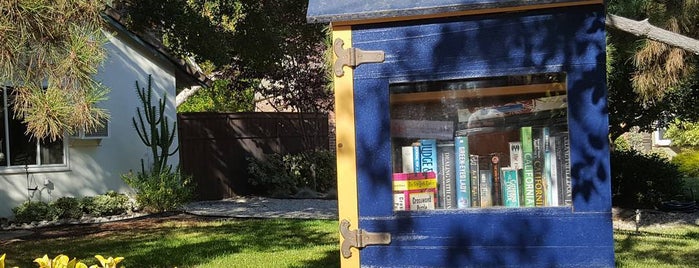 Little Free Library #21797 is one of Little Free Libraries in LA area.