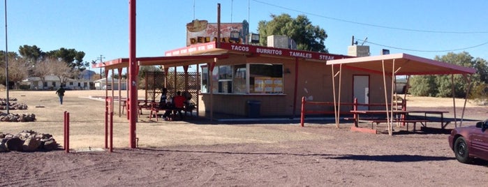 The Original Del Taco (Burger Den) is one of Locais curtidos por Matilda.