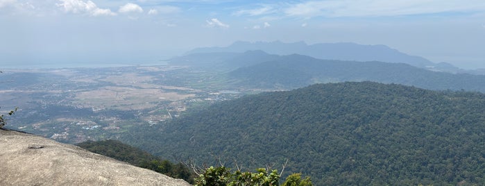 Gunung Raya (Mount Raya) is one of ꌅꁲꉣꂑꌚꁴꁲ꒒ 님이 좋아한 장소.