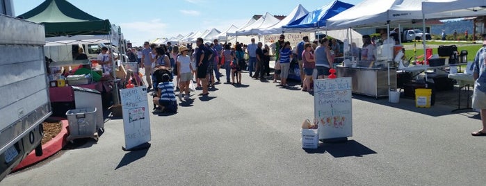 Mukilteo Farmer's Market is one of Emyleeさんのお気に入りスポット.
