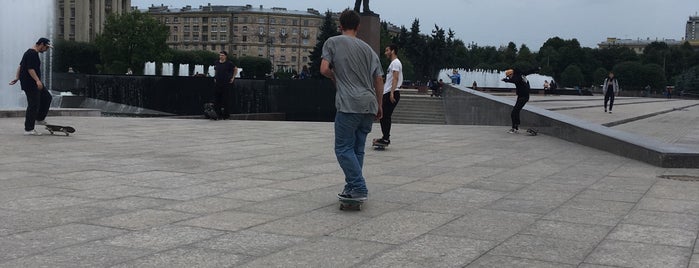 Скейт-спот "Московская" / "Moskovskaya" skate-spot is one of Blading spots and skateparks in Saint-Petersburg.