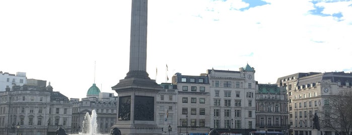 Trafalgar Square is one of Lugares favoritos de Chris.
