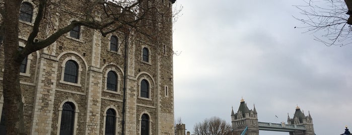 Tower of London is one of Tempat yang Disukai Chris.