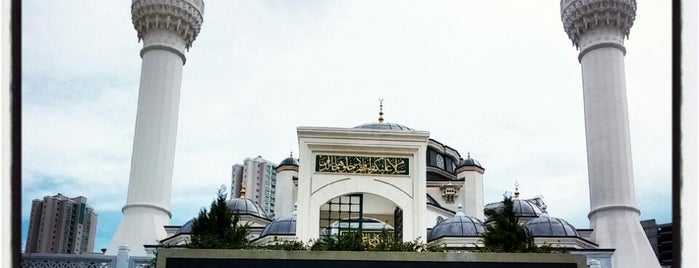 İmam-ı Rabbani Camii is one of Lugares favoritos de İrfan.