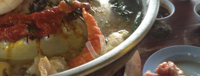 ทอฝัน บุฟเฟ่ หมูกระทะ is one of Top picks for Asian Restaurants.