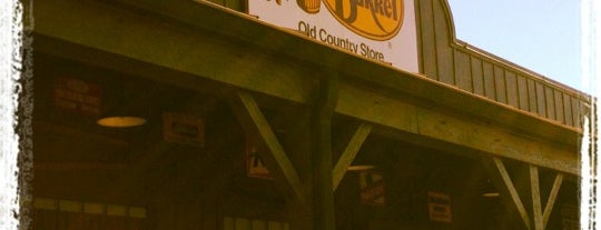 Cracker Barrel Old Country Store is one of Lugares favoritos de Lizzie.